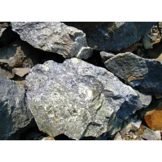 タングステン-スズ-モリブデン多金属鉱石の鉱物処理試験